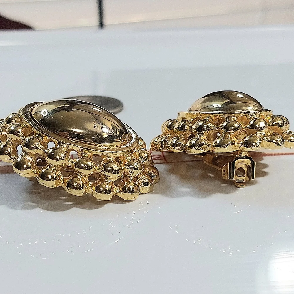 Vintage Graziano Large Gold Clip On Earrings - Picture 4 of 6